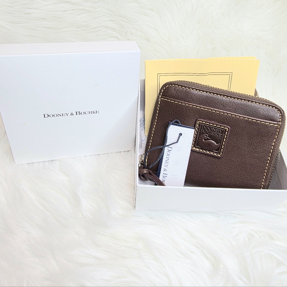 Dooney & Bourke Chocolate Brown Leather Zip Around Wallet with BoxNWT Retail$150